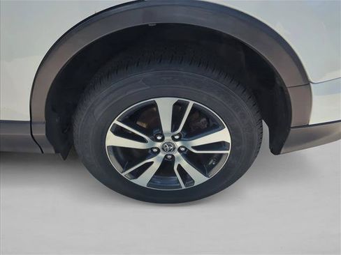 Used 2018 Toyota RAV4 XLE FWD image 22