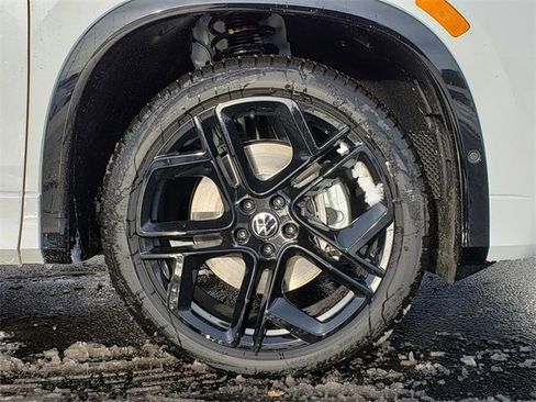 New 2026 Volkswagen Tiguan SE R-Line image 12