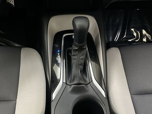 Used 2025 Toyota Corolla LE image 20