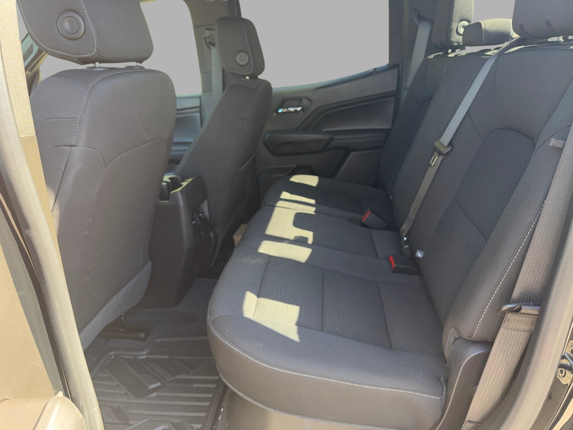 Used 2023 Chevrolet Colorado LT w/ LT Convenience Package II AWD/4WD image 13