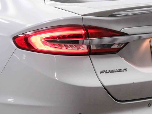 Used 2018 Ford Fusion SE w/ Equipment Group 201A image 7