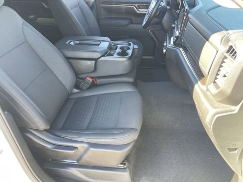 Used 2025 GMC Sierra 1500 Elevation image 26