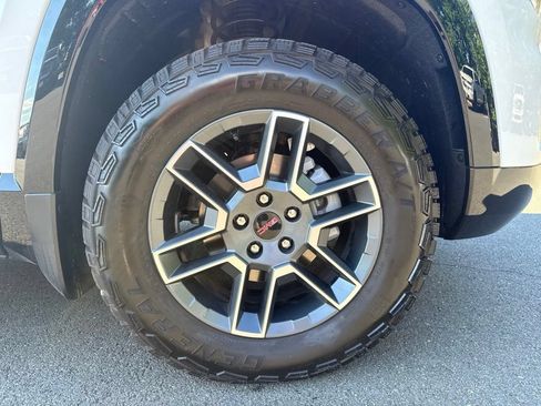 New 2026 GMC Terrain AT4 w/ Convenience Package III AWD/4WD image 9