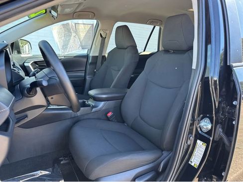 Used 2024 Toyota RAV4 LE image 5