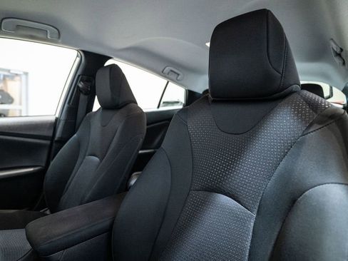 Used 2020 Toyota Prius LE image 14