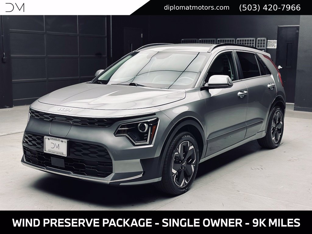 Used 2023 Kia Niro Wind w/ Wind Preserve Package FWD image 1