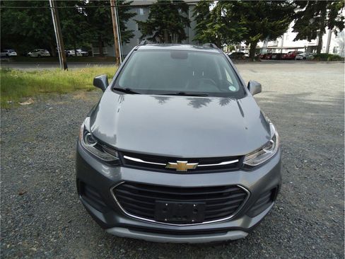 Used 2019 Chevrolet Trax LT w/ LT Convenience Package AWD/4WD image 2
