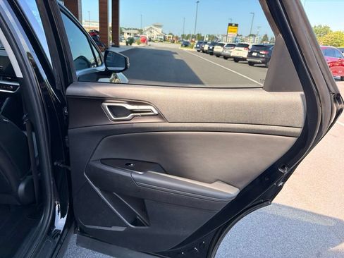 Used 2025 Kia Sportage EX FWD image 15