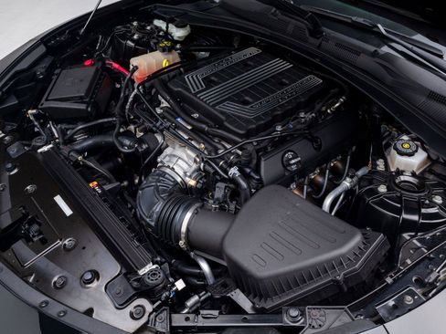 Used 2022 Chevrolet Camaro ZL1 RWD image 25