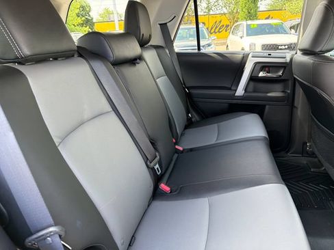 Used 2022 Toyota 4Runner SR5 Premium AWD/4WD image 28