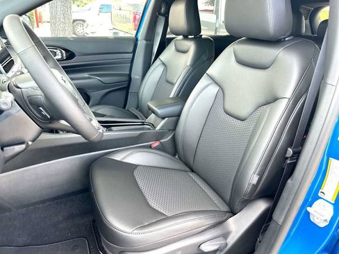 New 2026 Jeep Compass Latitude AWD/4WD image 17