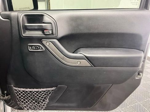 Used 2017 Jeep Wrangler Unlimited Sport AWD/4WD image 11