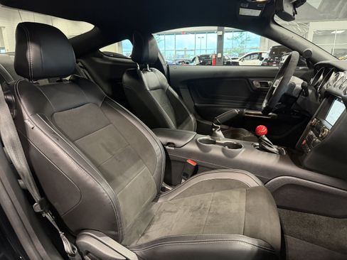 Used 2018 Ford Mustang Shelby GT350 w/ Convenience Package RWD image 13