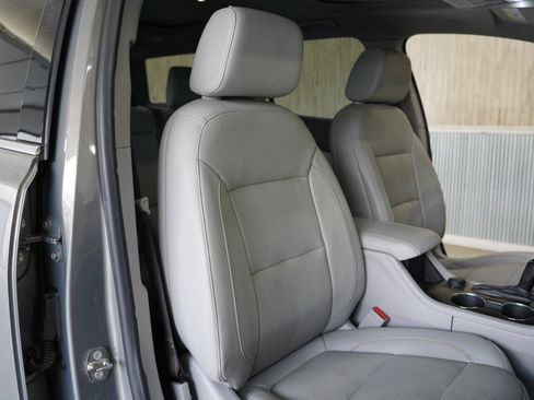 Used 2019 GMC Acadia SLT FWD image 29