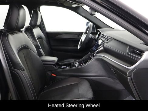 Used 2023 Jeep Grand Cherokee Altitude image 18