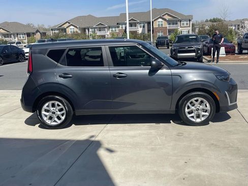 Used 2023 Kia Soul LX w/ Option Group 015 image 5