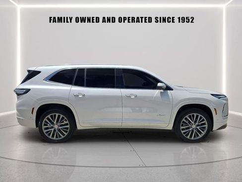 Used 2025 Buick Enclave Avenir w/ Super Cruise Package FWD image 2