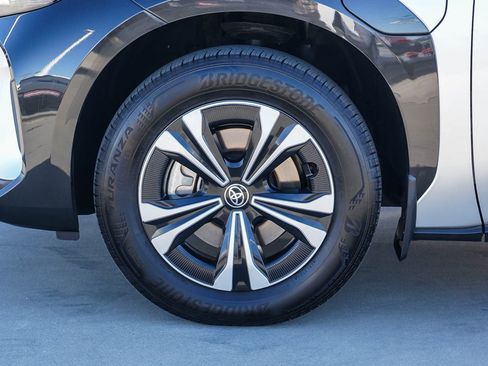 Used 2024 Toyota bZ4X XLE image 5