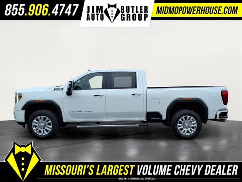 Used 2022 GMC Sierra 3500 Denali w/ Technology Package image 2
