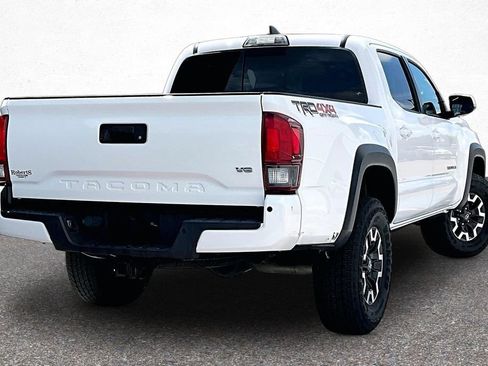 Certified 2019 Toyota Tacoma TRD Off-Road w/ Technology Package AWD/4WD image 9