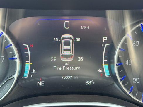 Used 2023 Chrysler Pacifica Touring-L FWD image 22