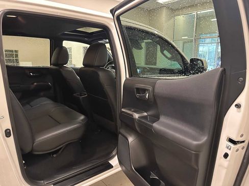 Used 2019 Toyota Tacoma TRD Off-Road image 26