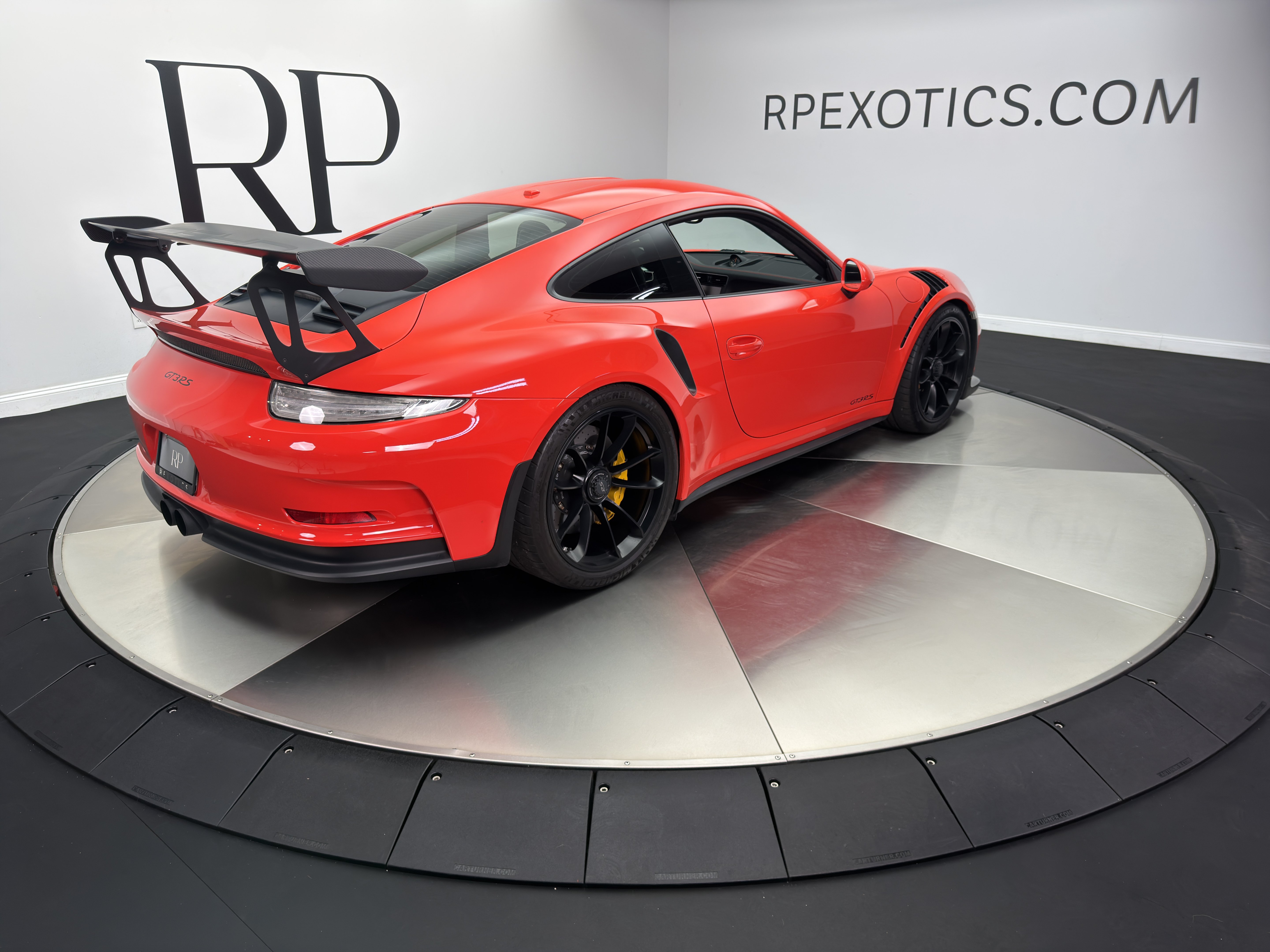 Used 2016 Porsche 911 GT3 RS RWD image 6