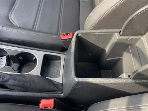 Used 2022 Volkswagen Passat 2.0T image 10