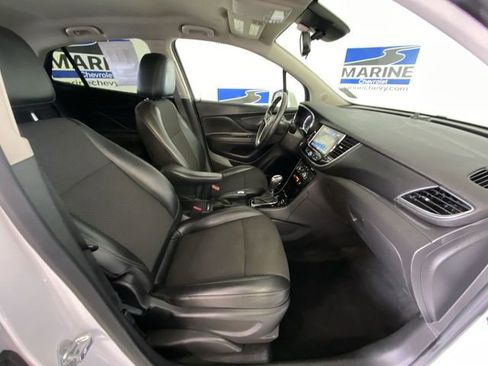 Used 2020 Buick Encore Preferred AWD/4WD image 31