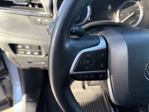Used 2022 Toyota Highlander Platinum AWD/4WD image 17