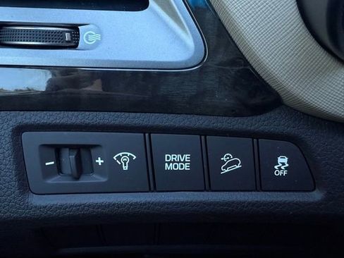 Used 2017 Hyundai Santa Fe Sport image 15