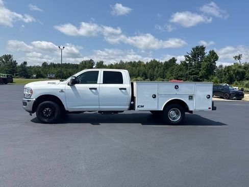 Used 2024 RAM 3500 Tradesman w/ Chrome Appearance Group AWD/4WD image 2