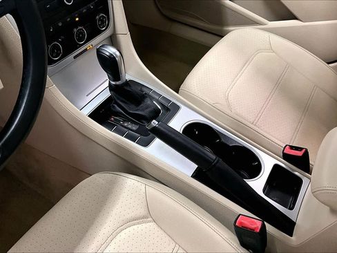 Used 2013 Volkswagen Passat 2.5 SE image 15