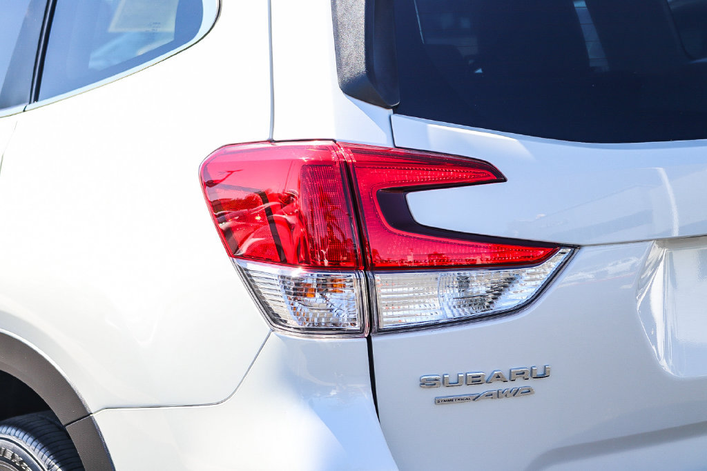 Certified 2023 Subaru Forester Limited AWD/4WD image 9