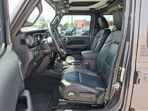 Used 2021 Jeep Wrangler Unlimited Sahara AWD/4WD image 15