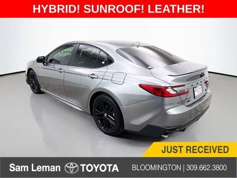 Used 2025 Toyota Camry SE image 5