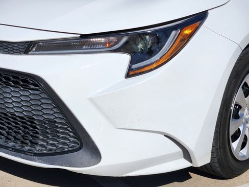 Used 2020 Toyota Corolla LE image 6