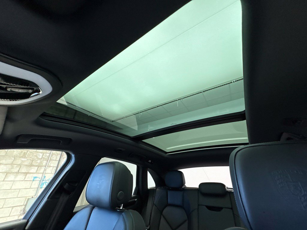 Certified 2023 Porsche Macan S AWD/4WD image 41