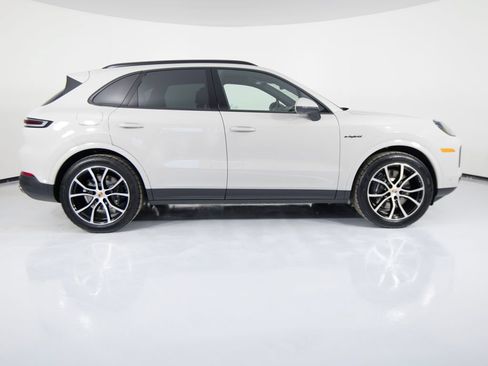 Certified 2026 Porsche Cayenne E-Hybrid AWD/4WD image 54