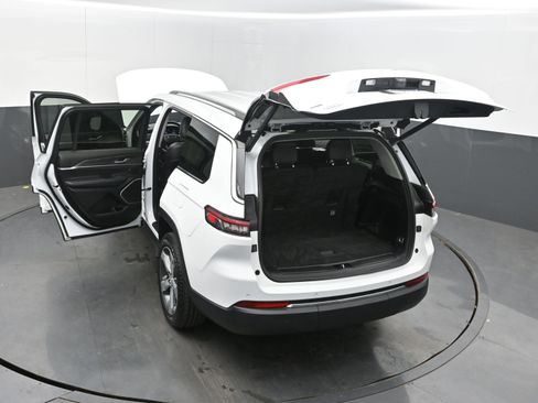 Used 2021 Jeep Grand Cherokee L Limited image 44