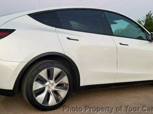 Used 2021 Tesla Model Y Long Range image 14
