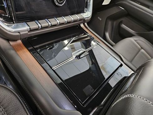 New 2026 GMC Yukon Denali w/ Denali Reserve Package AWD/4WD image 32