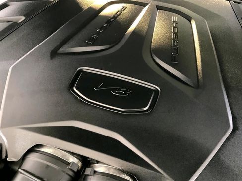 Used 2025 Porsche Cayenne Turbo image 33