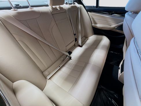 Used 2023 BMW 530e w/ Executive Package RWD image 14