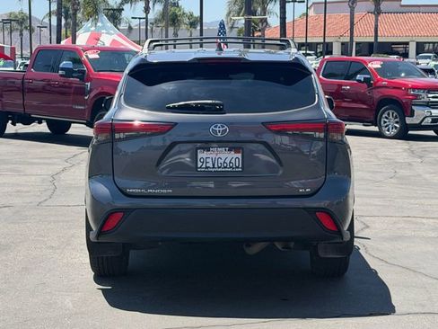 Used 2023 Toyota Highlander XLE FWD image 7