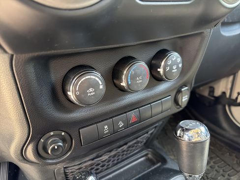 Used 2016 Jeep Wrangler Unlimited Sport AWD/4WD image 20