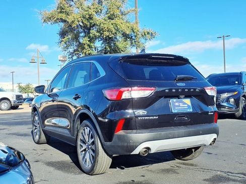 Certified 2022 Ford Escape Titanium image 4