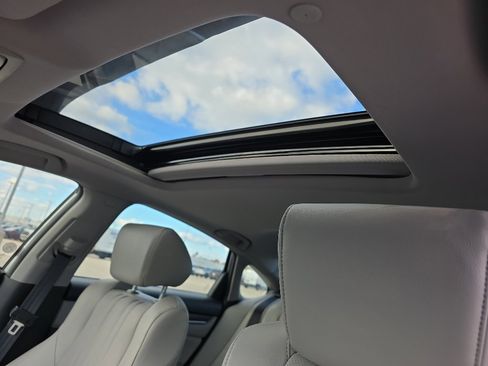 Used 2019 Honda Accord Touring image 19