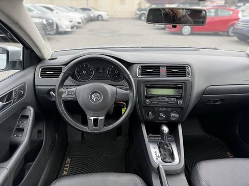 Used 2012 Volkswagen Jetta SE FWD image 10