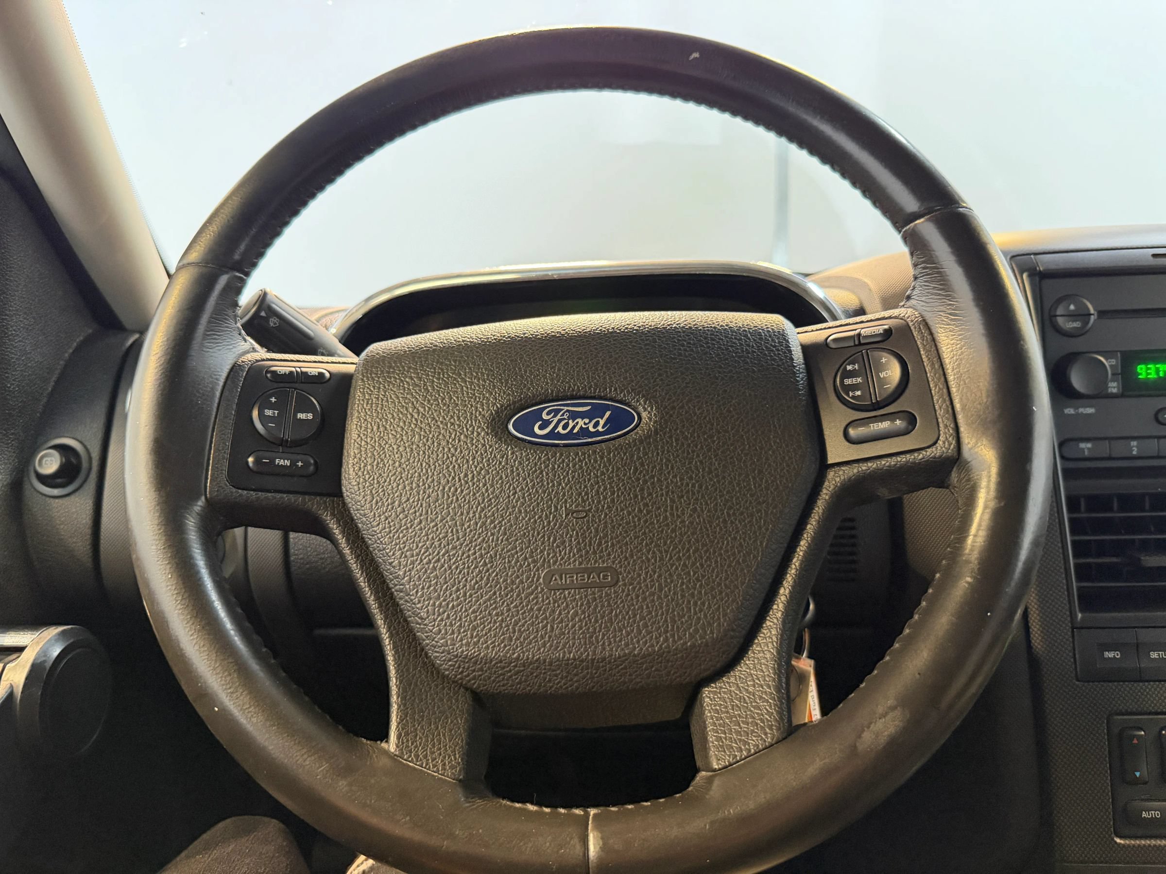 Used 2007 Ford Explorer Sport Trac Limited AWD/4WD image 12